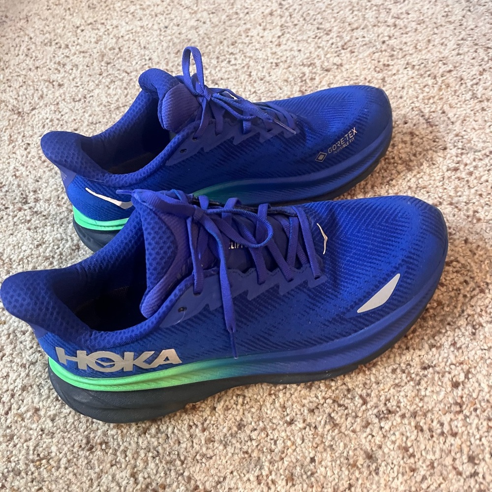 HOKA, Men’s size 10.